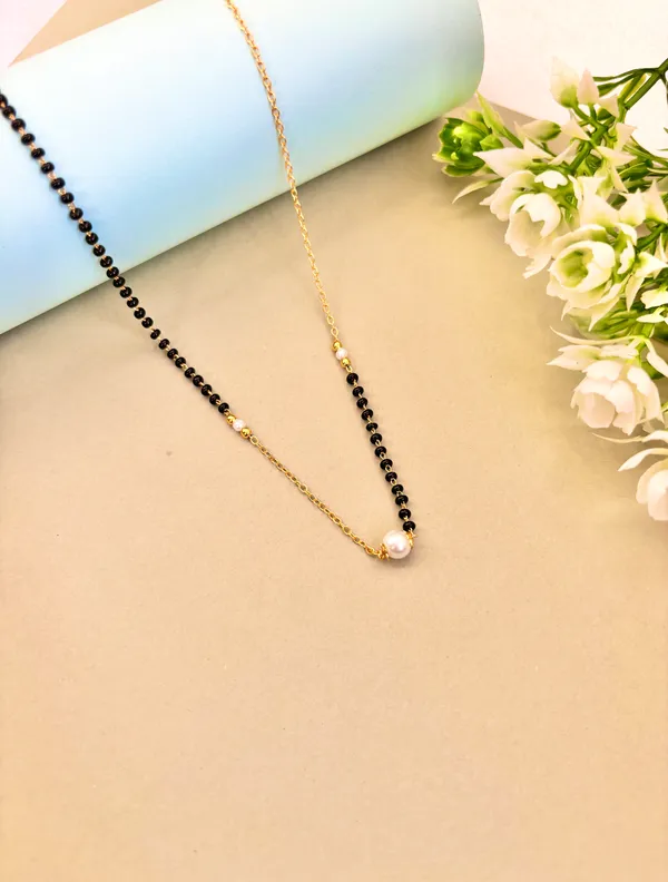 Crossover_modern_pearl_mangalsutra