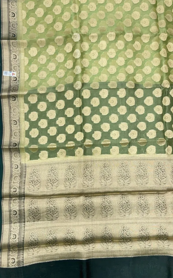 Humairah_Pure_Handloom_Pista_Green_Organza_Floral_Zari_Booti_with_Contrast_Dark_Green_Big_Floral_Boota_Pallu_Zari_Border_and_Dark_Green_Blouse
