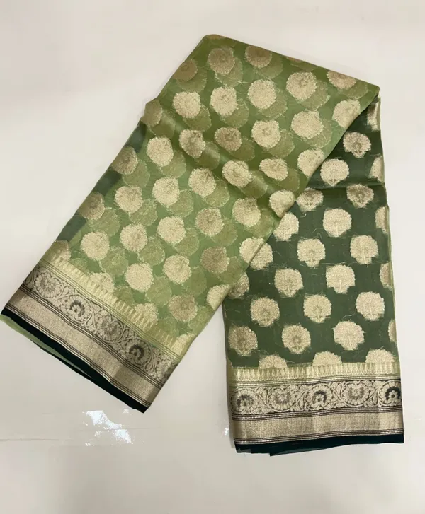 Humairah_Pure_Handloom_Pista_Green_Organza_Floral_Zari_Booti_with_Contrast_Dark_Green_Big_Floral_Boota_Pallu_Zari_Border_and_Dark_Green_Blouse