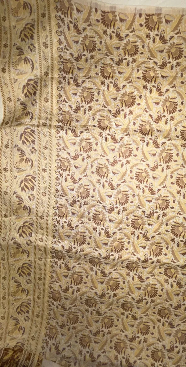 Humairah_Presents_Pure_Handloom_Beige_Chiffon_Floral_Digital_Print_Jaal_with_Paisley_Copper_Zari_Anchal_and_Border_with_Beige_Blouse