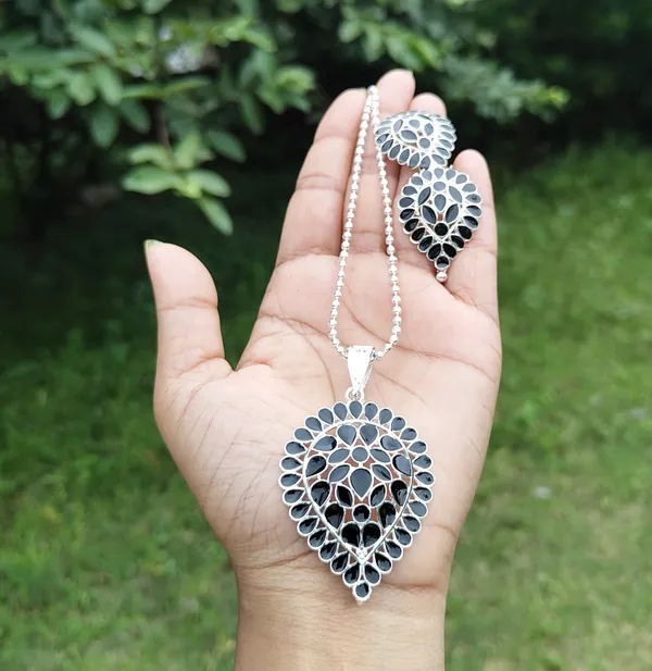 Assamese_Traditional_Silver_Plated_Black_Minakari_Dugdugi_Chain_Jewellery_Set_For_Women