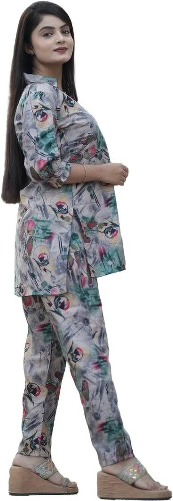 Dark_Green_Printed_Polyester_3/4_Sleeve_V-Neck_Co-Ords_For_Women
