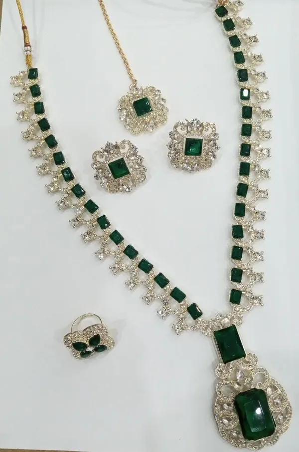 Emerald_American_Diamond_Long_Necklace