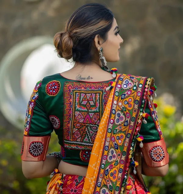 Red_Green_Lehenga_Choli_With_Mirror_Work_And_Attached_Yellow_Dupatta
