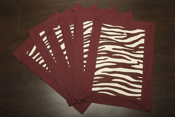 Pack_of_6_Pieces_Cotton_Beige_Brown_Animal_Printed_Place_Mat_for_Dining_and_Center_Table