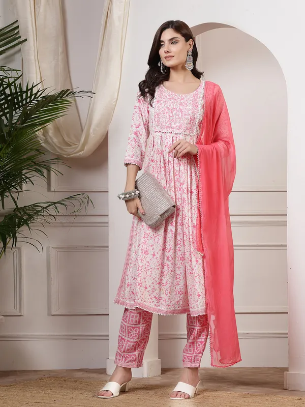 Modern_Ethnic_Wear_Kurti,_Pant_&_Dupatta