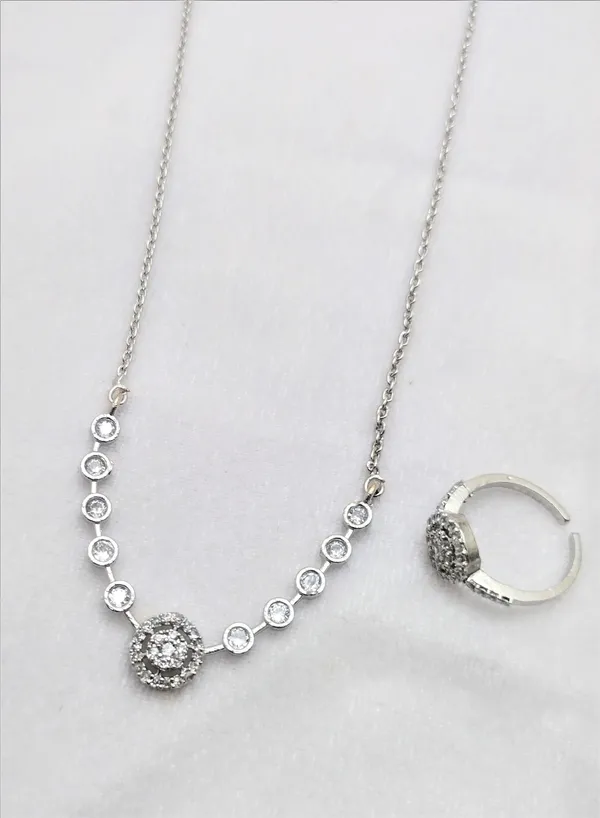 https://d1311wbk6unapo.cloudfront.net/NushopCatalogue/tr:f-webp,w-600,fo-auto/Dear_Pendant_Chain_with_ring_Combo__5RD838PU7S_2023-02-01_3.jpg__Vamayukt