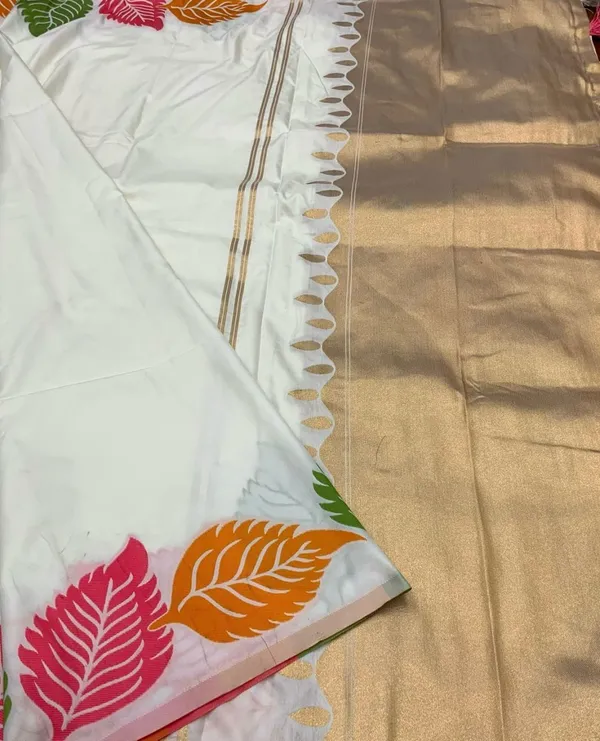 White_Banarasi_Silk_Zari_Saree_With_Blouse_For_Women