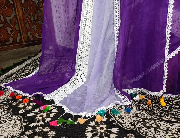 Violet_Designer_Mul_Cotton_Handloom_Saree