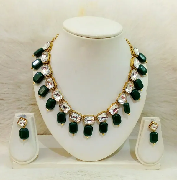 Alloy_And_Kundan_Antique_Green_Beads_Necklace_Set
