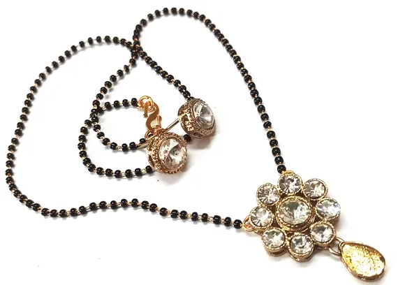 18_Inch_Allure_Fusion_Kundan_Mangalsutra_For_Women
