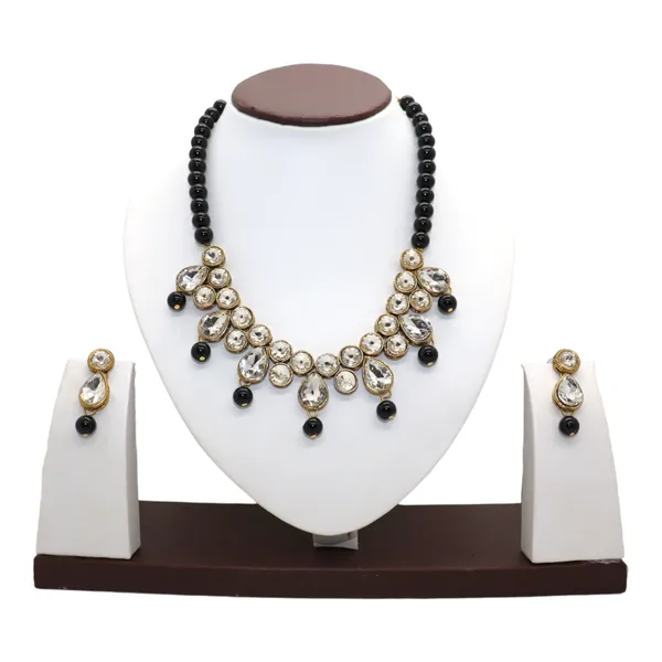 Classic_Black_Alloy_And_Kundan_Necklace_Set