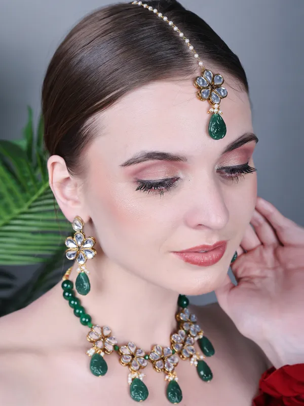 Green_Alloy_Copper_Chokar_Jewellery_Set_For_Women