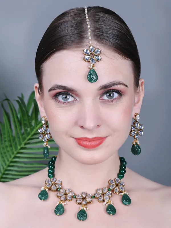 Green_Alloy_Copper_Chokar_Jewellery_Set_For_Women