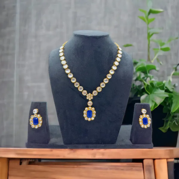 Kundan_And_Alloy_Jewellery_Set_For_Women