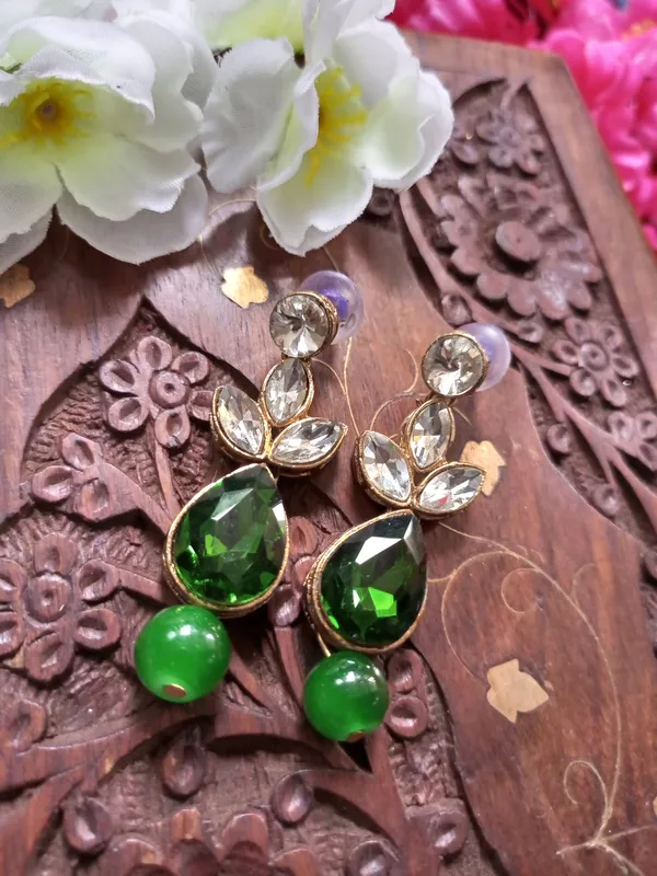 Kundan_And_Alloy_Earring_For_Women