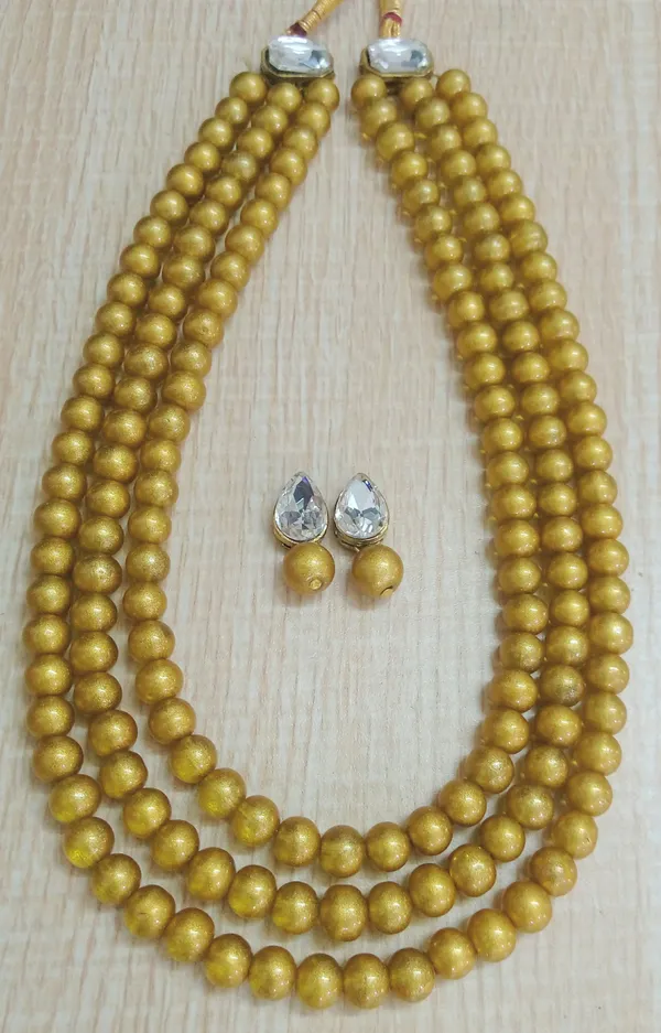 Three_Layer_Golden_Pearl_Necklace_Set