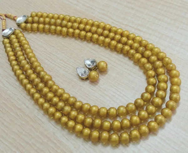 Three_Layer_Golden_Pearl_Necklace_Set