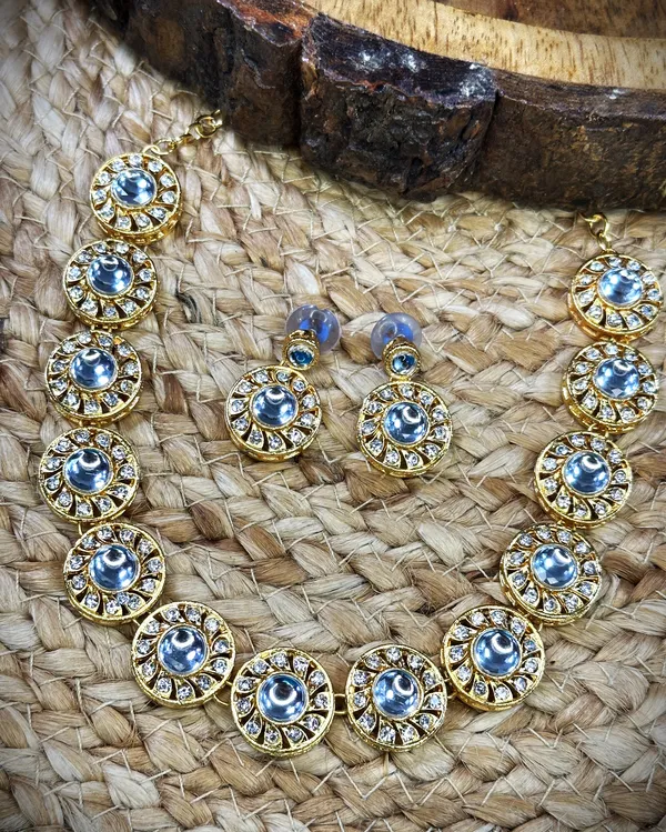 Traditional_Gold_Plated_Kundan_Chokar_Necklace_Set_For_Women