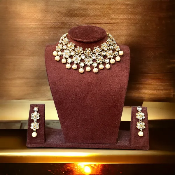Traditional_Gold_Plated_Kundan_Chokar_Necklace_Set_For_Women