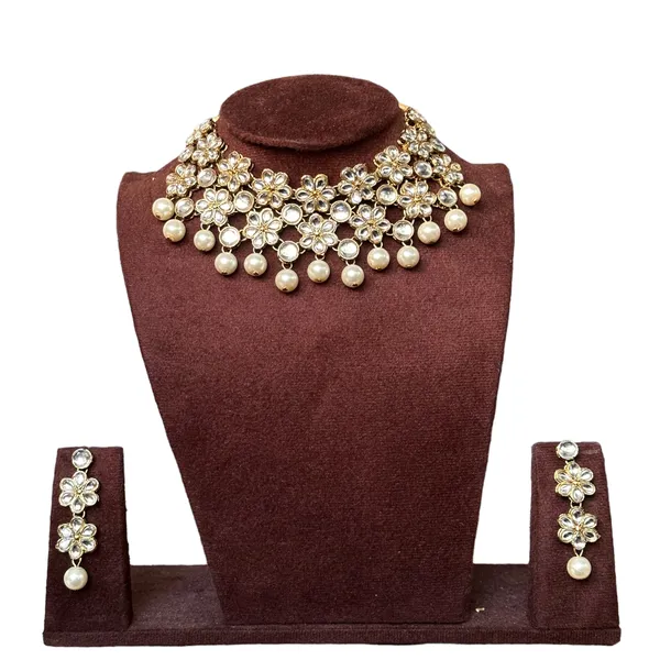 Traditional_Gold_Plated_Kundan_Chokar_Necklace_Set_For_Women