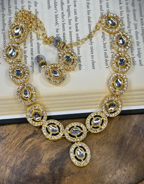 Traditional_Gold_Plated_Kundan_Necklace_Set_For_Women