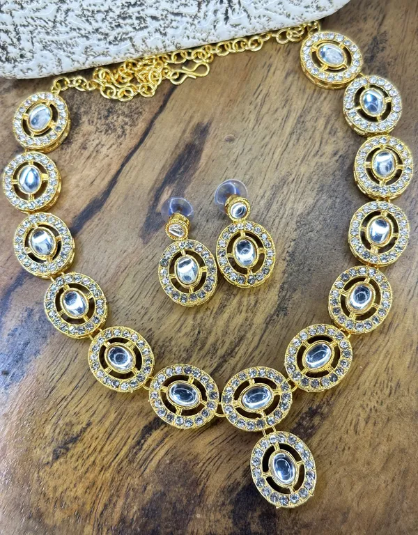 Traditional_Gold_Plated_Kundan_Necklace_Set_For_Women