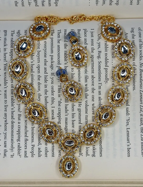 Traditional_Gold_Plated_Kundan_Necklace_Set_For_Women