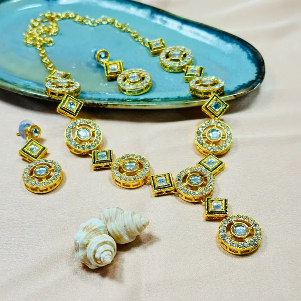 Traditional_Gold_Plated_Kundan_Necklace_Set_For_Women