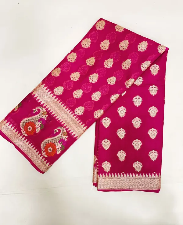 Humairah_Presents_Pure_Handloom_Magenta_Chiffon_Floral_Zari_Booti_with_Floral_Mina_Boota_Skirt_Zari_Border_and_Paisley_Zari_Jaal_Pallu_with_Magenta_Blouse
