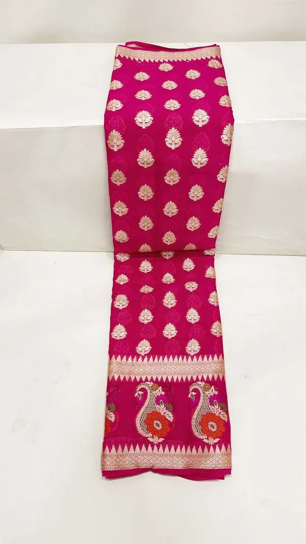 Humairah_Presents_Pure_Handloom_Magenta_Chiffon_Floral_Zari_Booti_with_Floral_Mina_Boota_Skirt_Zari_Border_and_Paisley_Zari_Jaal_Pallu_with_Magenta_Blouse