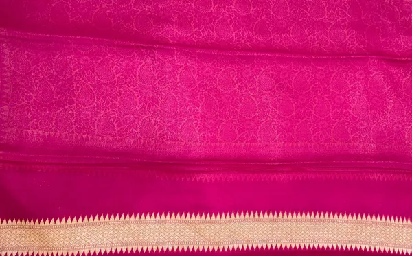 Humairah_Presents_Pure_Handloom_Magenta_Chiffon_Floral_Zari_Booti_with_Floral_Mina_Boota_Skirt_Zari_Border_and_Paisley_Zari_Jaal_Pallu_with_Magenta_Blouse