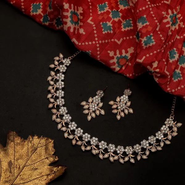 Gujju_Latest_Necklace_Set_With_Earrings_For_Girls_And_Women