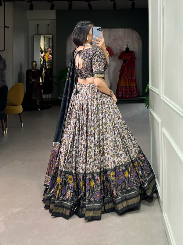 Black_Premium_&_Elegant_Dola_Silk_Lehenga_Choli_For_Women