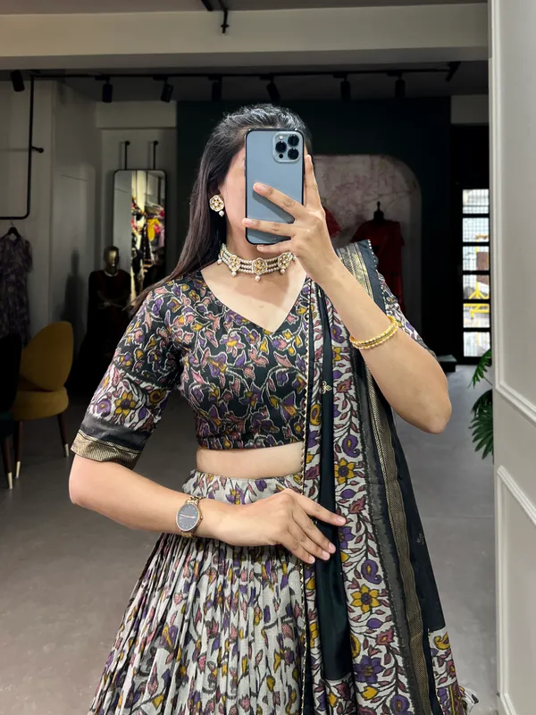 Black_Premium_&_Elegant_Dola_Silk_Lehenga_Choli_For_Women