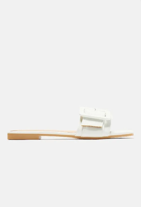 White_Flat_Square_Toe_Sandals_For_Women