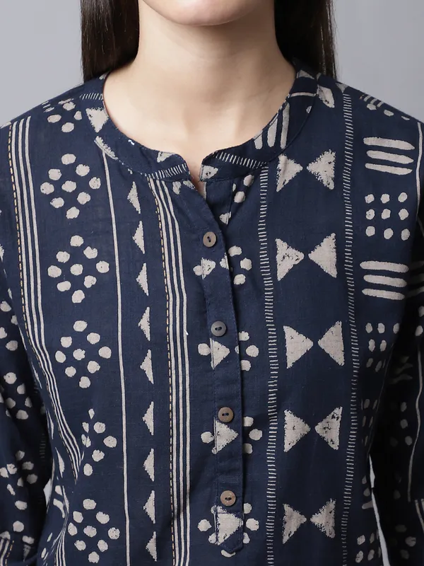 Blue_Cotton_Geometric_Printed_Short_Top_Kurti