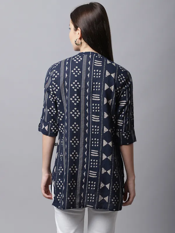 Blue_Cotton_Geometric_Printed_Short_Top_Kurti
