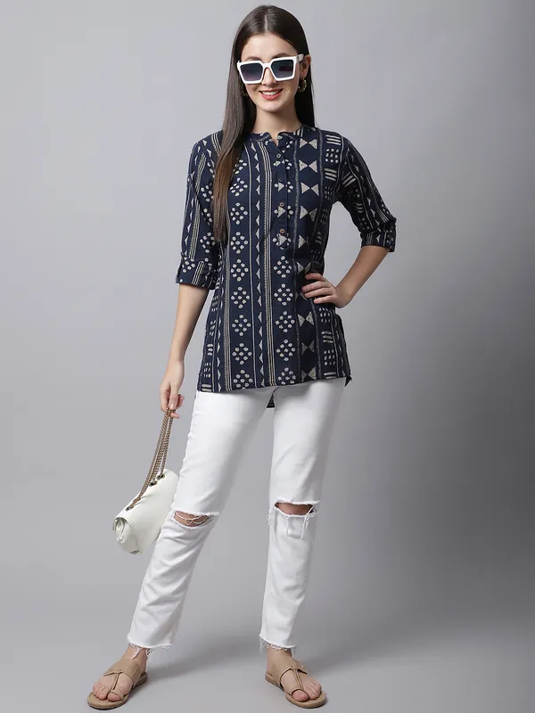 Blue_Cotton_Geometric_Printed_Short_Top_Kurti