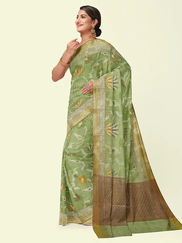 Green_Mulberry_Silk/Silk_Blend_Banarasi_Sarees_For_Women