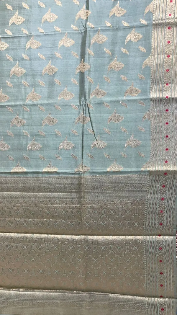 Humairah_Pure_Silk_Handwoven_Light_Green_Chiniya_Silk_with_Gold_Zari_Floral_Booti_and_Minakari_Border_&_Light_green_Blouse_Piece