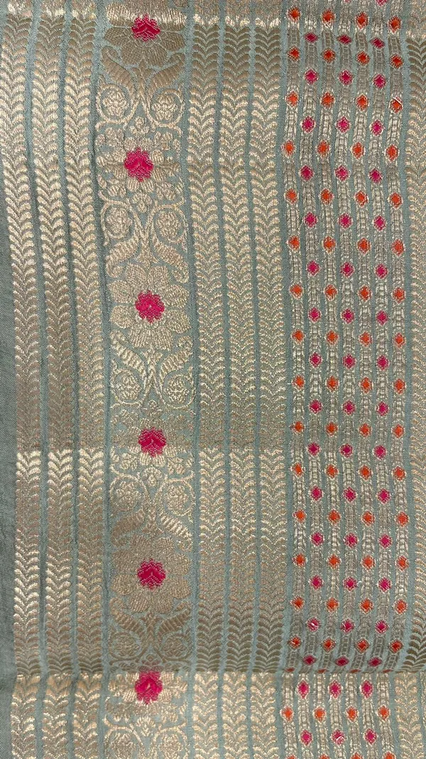 Humairah_Pure_Silk_Handwoven_Light_Green_Chiniya_Silk_with_Gold_Zari_Floral_Booti_and_Minakari_Border_&_Light_green_Blouse_Piece
