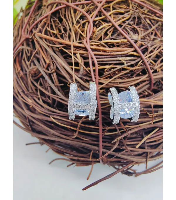 Silver_American_Diamond_Alloy_Trendy_Earring_For_Women