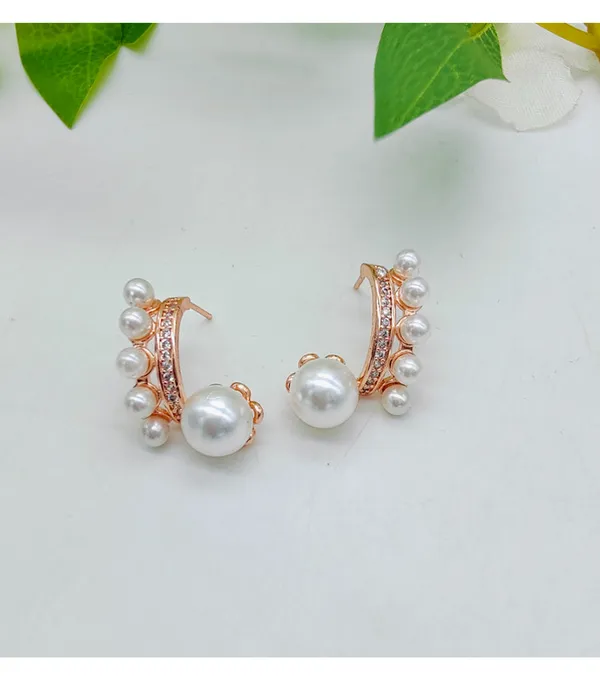 Rose_Gold_American_Diamond_Alloy_Trendy_Earring_For_Women