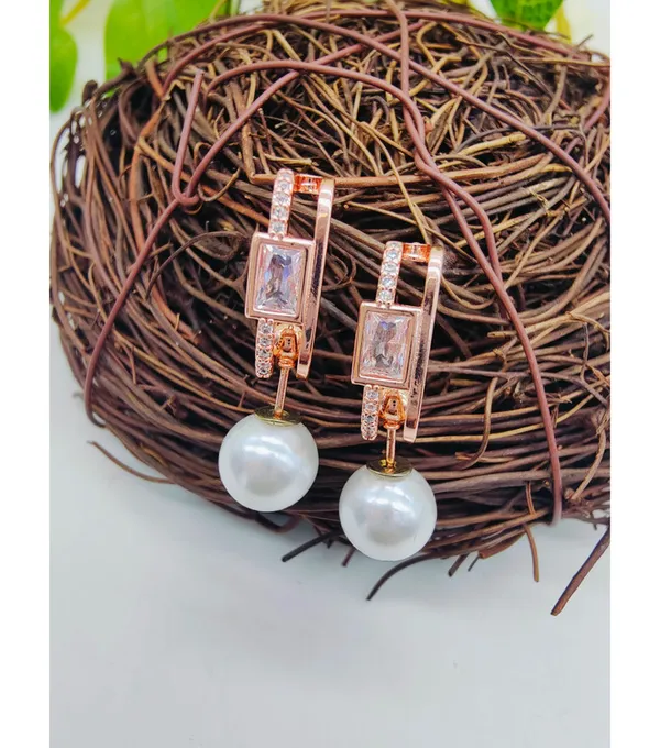Gold_American_Diamond_Alloy_Trendy_Earring_For_Women