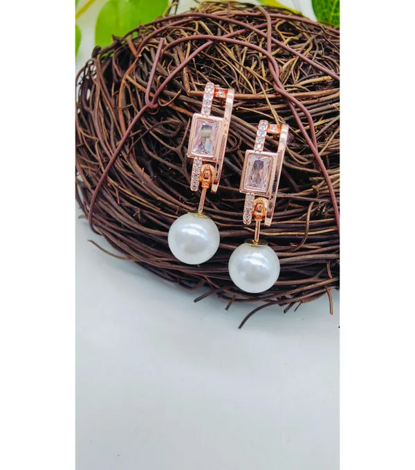 Gold_American_Diamond_Alloy_Trendy_Earring_For_Women