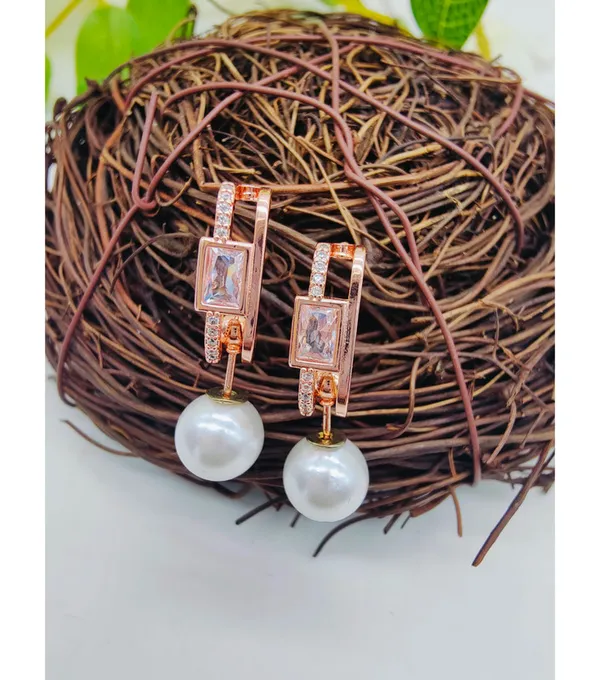 Gold_American_Diamond_Alloy_Trendy_Earring_For_Women