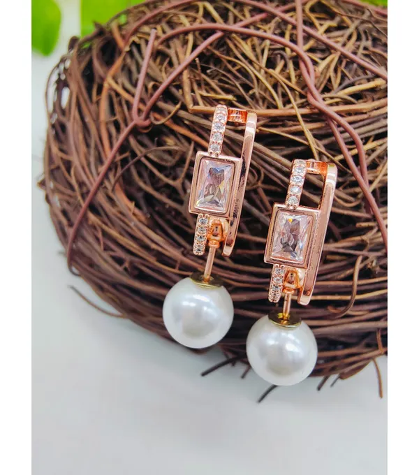 Gold_American_Diamond_Alloy_Trendy_Earring_For_Women