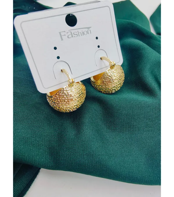 Gold_American_Diamond_Alloy_Trendy_Earring_For_Women