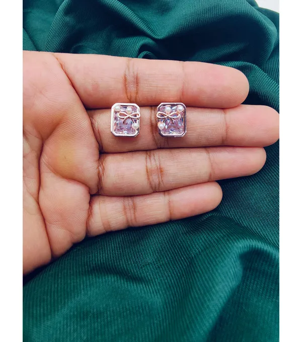 Gold_American_Diamond_Alloy_Trendy_Earring_For_Women